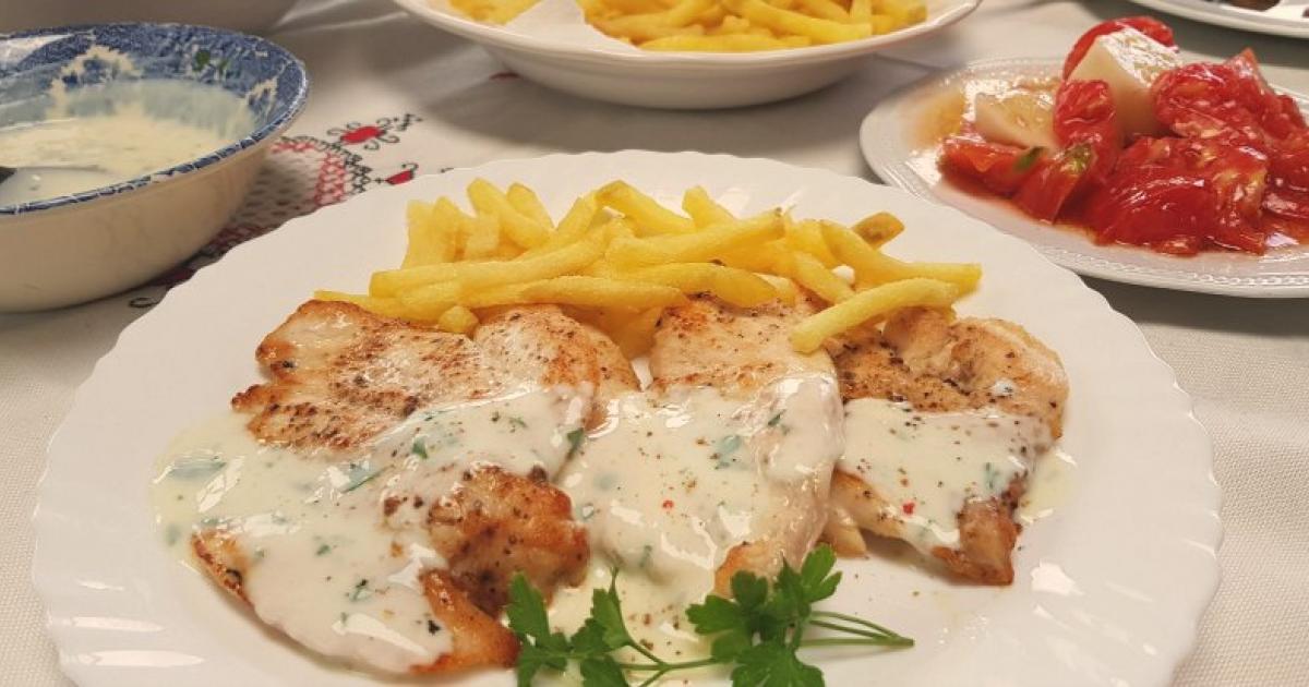 Filetes de pollo en salsa | Recetas Fáciles Reunidas
