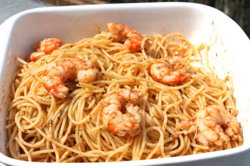 Espaguettis con gambas al ajillo | Recetas Fáciles Reunidas