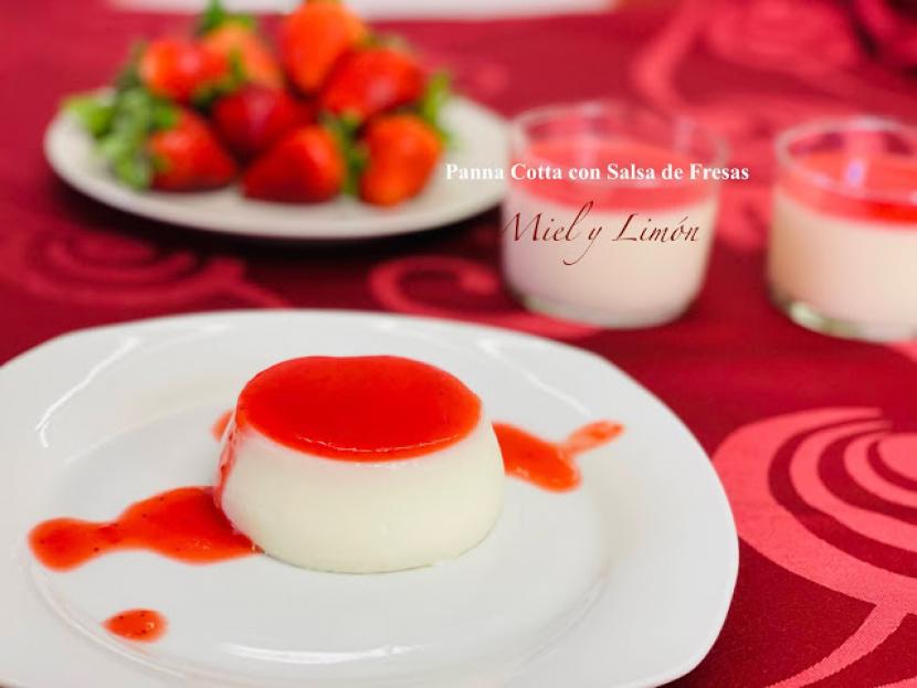 Panna Cotta Con Salsa De Fresas Recetas F Ciles Reunidas